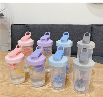 Reusable Plastic Shaker Cup